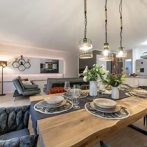 Apartment Alpenflair / Luxury / 100qm / Work / Travel / Netflix